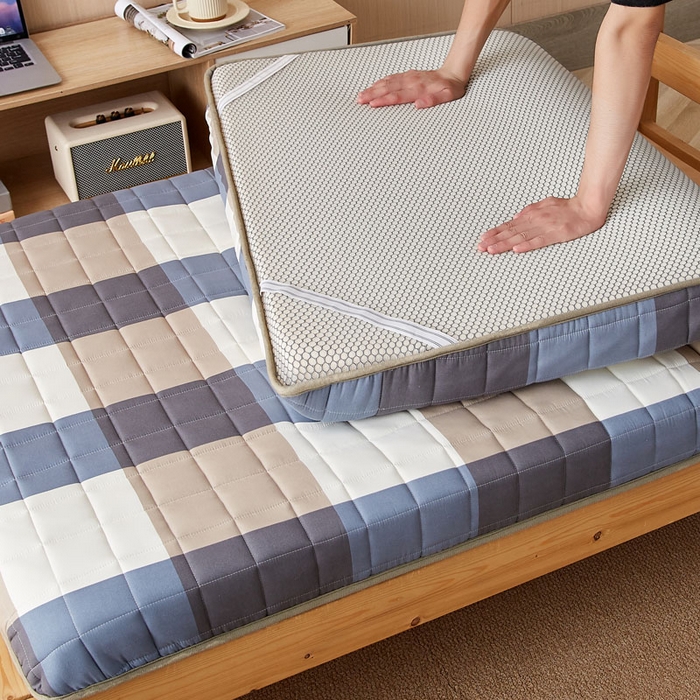 91家纺网 家纺一手货源 找家纺 暖季2025新款A类无印风学生款 棉花床垫 蓝大格