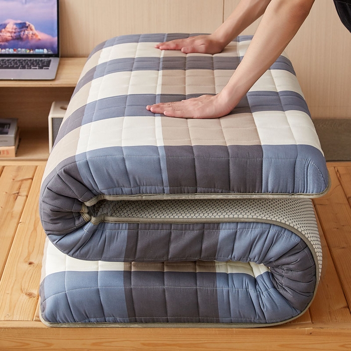 91家纺网 家纺一手货源 找家纺 暖季2025新款A类无印风学生款 棉花床垫 蓝大格