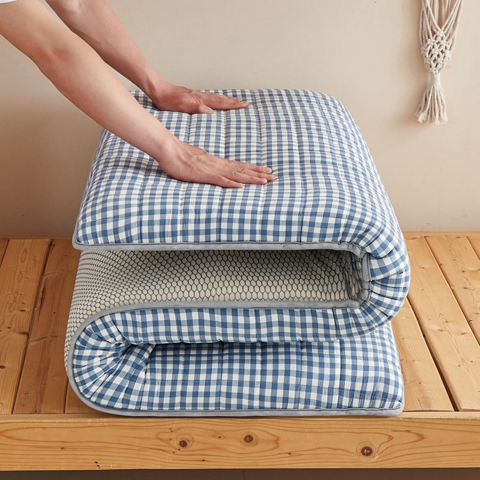 91家纺网 家纺一手货源 找家纺 暖季2025新款A类无印风学生款 棉花床垫 蓝小格