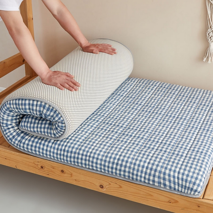 91家纺网 家纺一手货源 找家纺 暖季2025新款A类无印风学生款 棉花床垫 蓝小格