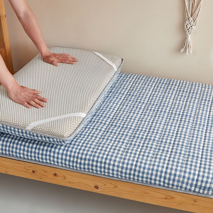 91家纺网 家纺一手货源 找家纺 暖季2025新款A类无印风学生款 棉花床垫 蓝小格