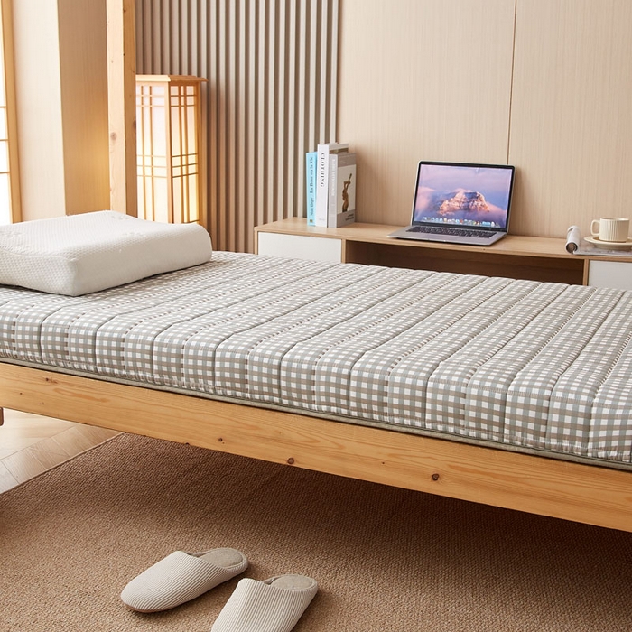 91家纺网 家纺一手货源 找家纺 暖季2025新款A类无印风学生款 棉花床垫 绿小格