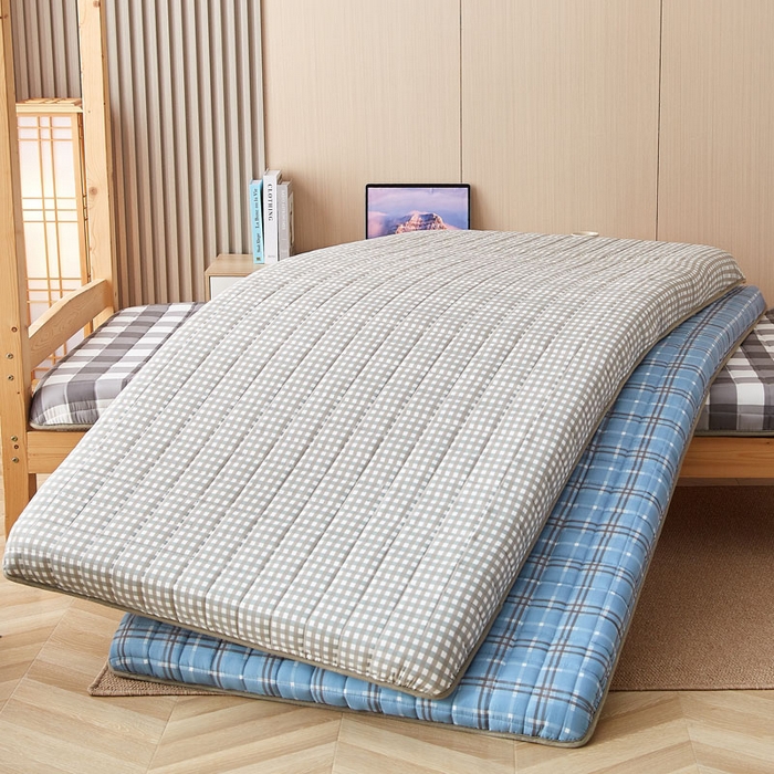 91家纺网 家纺一手货源 找家纺 暖季2025新款A类无印风学生款 棉花床垫 绿小格