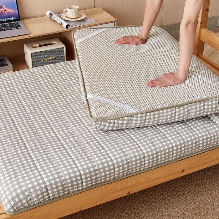 91家纺网 家纺一手货源 找家纺 暖季2025新款A类无印风学生款 棉花床垫 绿小格