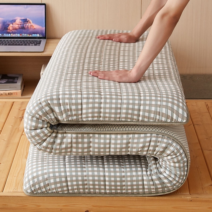 91家纺网 家纺一手货源 找家纺 暖季2025新款A类无印风学生款 棉花床垫 绿小格