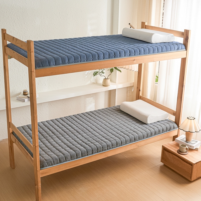 91家纺网 家纺一手货源 找家纺 暖季2025新款A类无印风学生款 棉花床垫 深灰