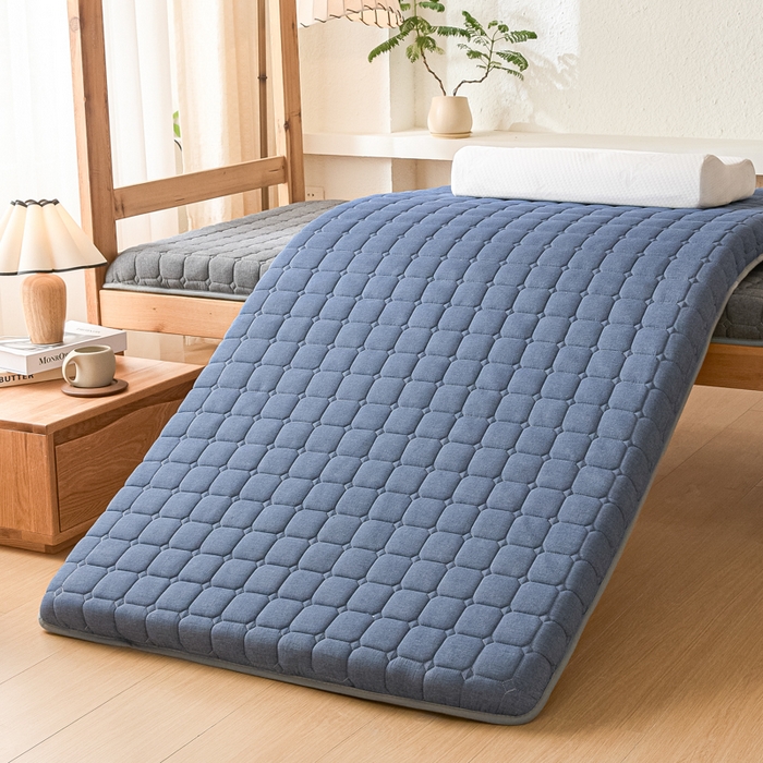 91家纺网 家纺一手货源 找家纺 暖季2025新款A类无印风学生款 棉花床垫 深蓝