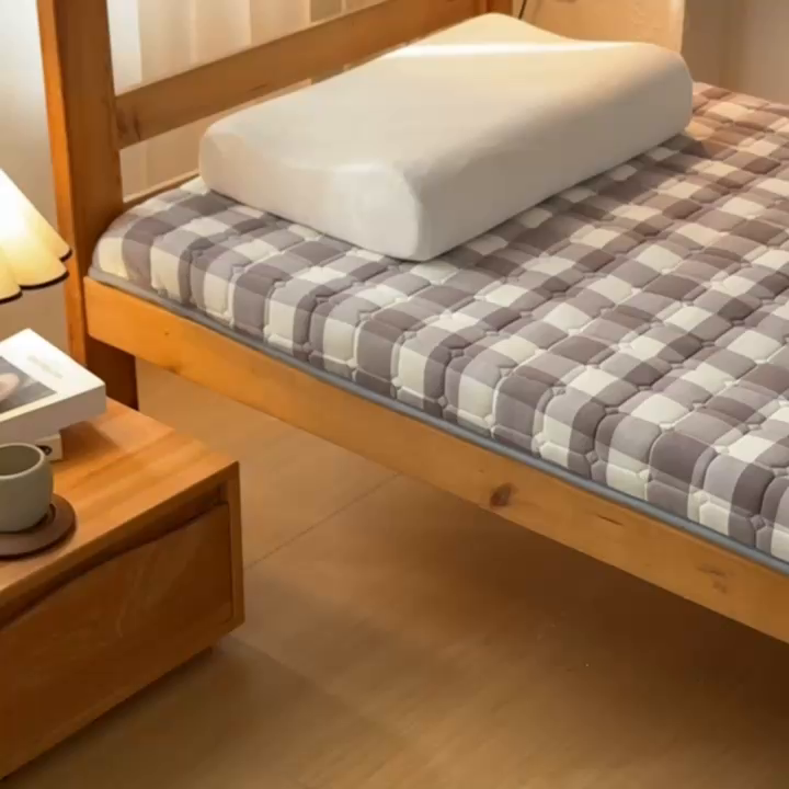 91家纺网 家纺一手货源 找家纺 （总）暖季2025新款A类无印风学生款 棉花床垫