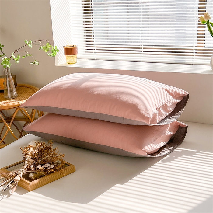 91家纺网 家纺一手货源 找家纺 恋人优选2025新款纯棉色织水洗贴标枕套 豆沙-浅灰