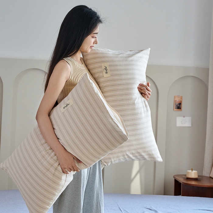 91家纺网 家纺一手货源 找家纺 恋人优选2025新款纯棉色织水洗贴标枕套 简希米条