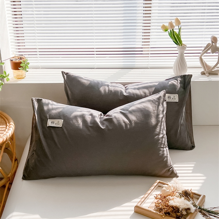 91家纺网 家纺一手货源 找家纺 恋人优选2025新款纯棉色织水洗贴标枕套 深灰-浅灰