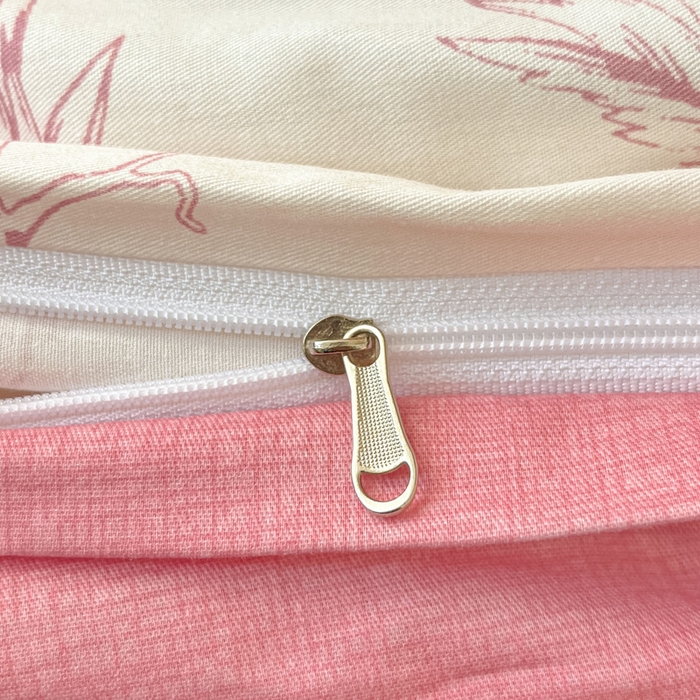 91家纺网 家纺一手货源 找家纺 雅居纺家纺 2025新款全棉纯棉印花系列学生宿舍三四件套上下铺三件套 粉色花园