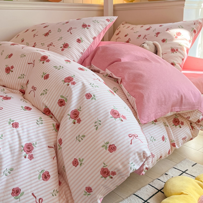 91家纺网 家纺一手货源 找家纺 雅居纺家纺 2025新款全棉纯棉印花系列学生宿舍三四件套上下铺三件套 粉色浪漫