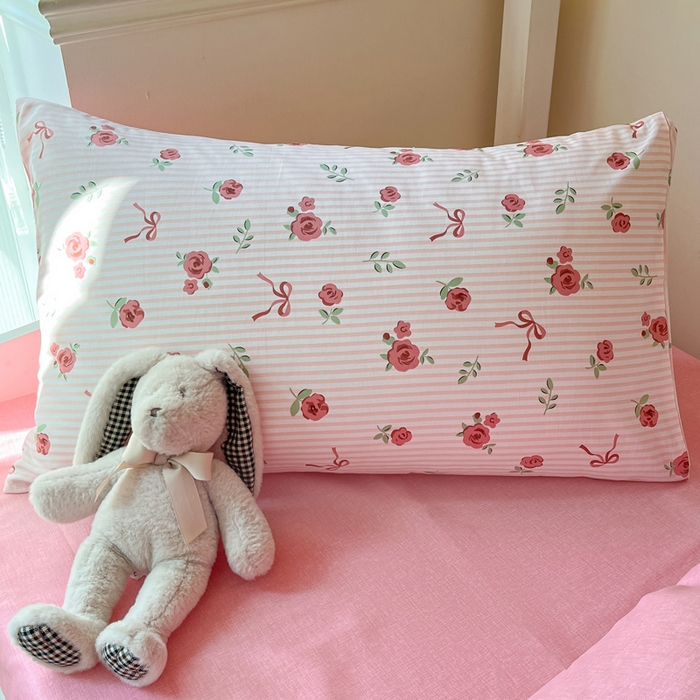 91家纺网 家纺一手货源 找家纺 雅居纺家纺 2025新款全棉纯棉印花系列学生宿舍三四件套上下铺三件套 粉色浪漫