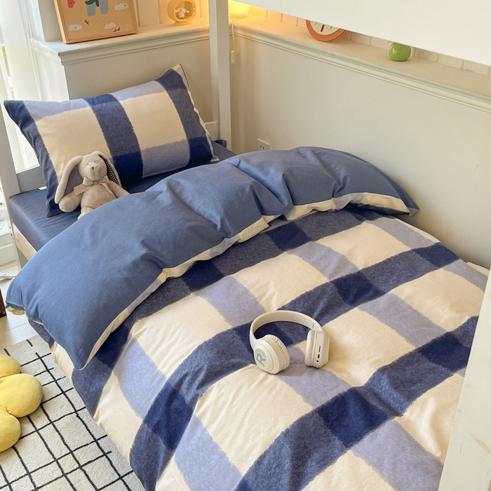 91家纺网 家纺一手货源 找家纺 雅居纺家纺 2025新款全棉纯棉印花系列学生宿舍三四件套上下铺三件套 复古格子蓝