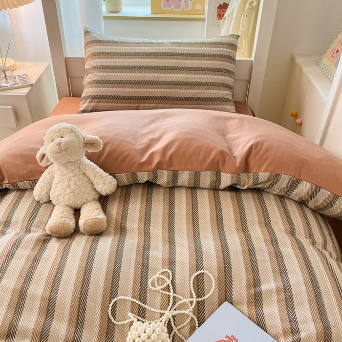 91家纺网 家纺一手货源 找家纺 雅居纺家纺 2025新款全棉纯棉印花系列学生宿舍三四件套上下铺三件套 复古咖条