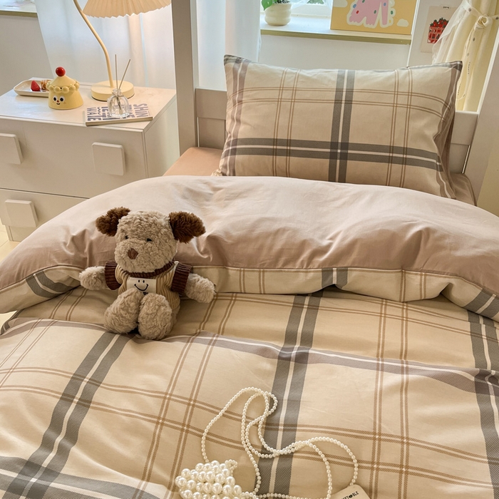 91家纺网 家纺一手货源 找家纺 雅居纺家纺 2025新款全棉纯棉印花系列学生宿舍三四件套上下铺三件套 复古卡其格