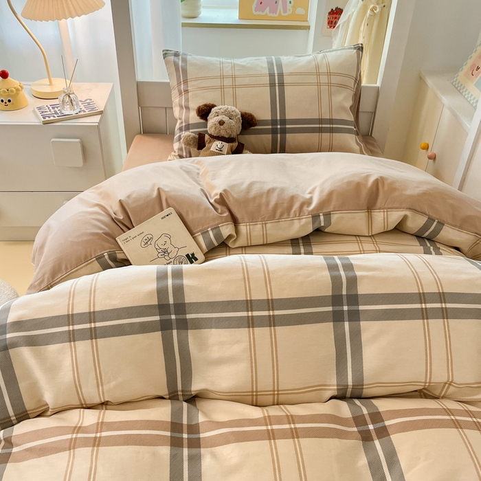 91家纺网 家纺一手货源 找家纺 雅居纺家纺 2025新款全棉纯棉印花系列学生宿舍三四件套上下铺三件套 复古卡其格