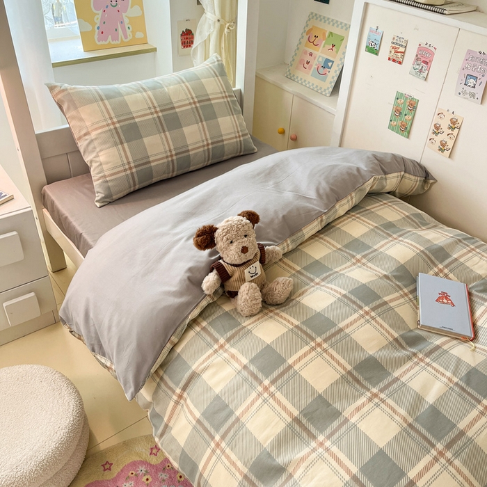 91家纺网 家纺一手货源 找家纺 雅居纺家纺 2025新款全棉纯棉印花系列学生宿舍三四件套上下铺三件套 复古蓝灰格