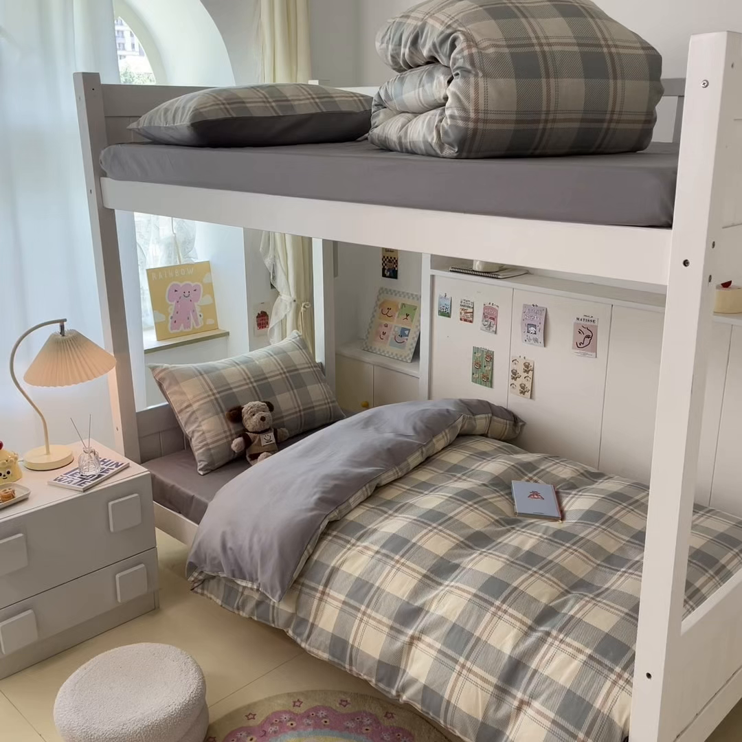 91家纺网 家纺一手货源 找家纺 雅居纺家纺 2025新款全棉纯棉印花系列学生宿舍三四件套上下铺三件套 复古蓝灰格