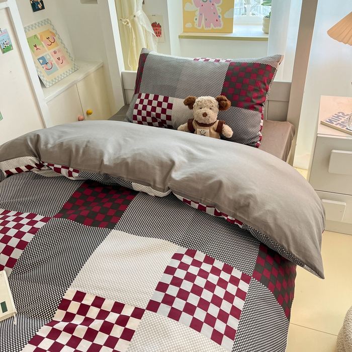 91家纺网 家纺一手货源 找家纺 雅居纺家纺 2025新款全棉纯棉印花系列学生宿舍三四件套上下铺三件套 红灰格