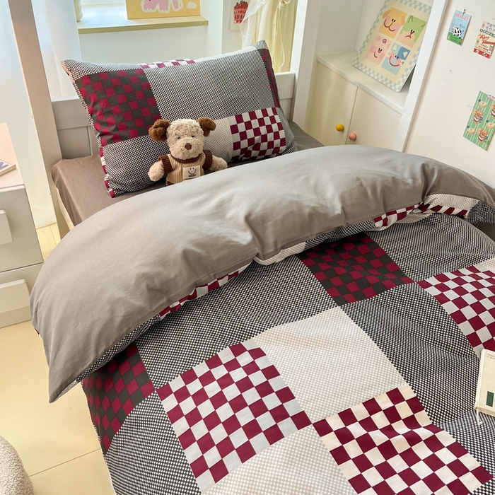 91家纺网 家纺一手货源 找家纺 雅居纺家纺 2025新款全棉纯棉印花系列学生宿舍三四件套上下铺三件套 红灰格