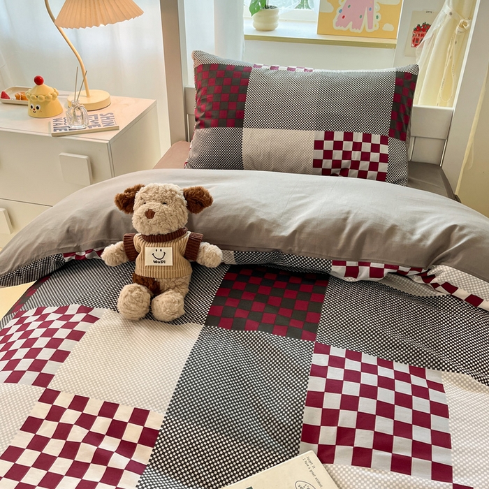 91家纺网 家纺一手货源 找家纺 雅居纺家纺 2025新款全棉纯棉印花系列学生宿舍三四件套上下铺三件套 红灰格