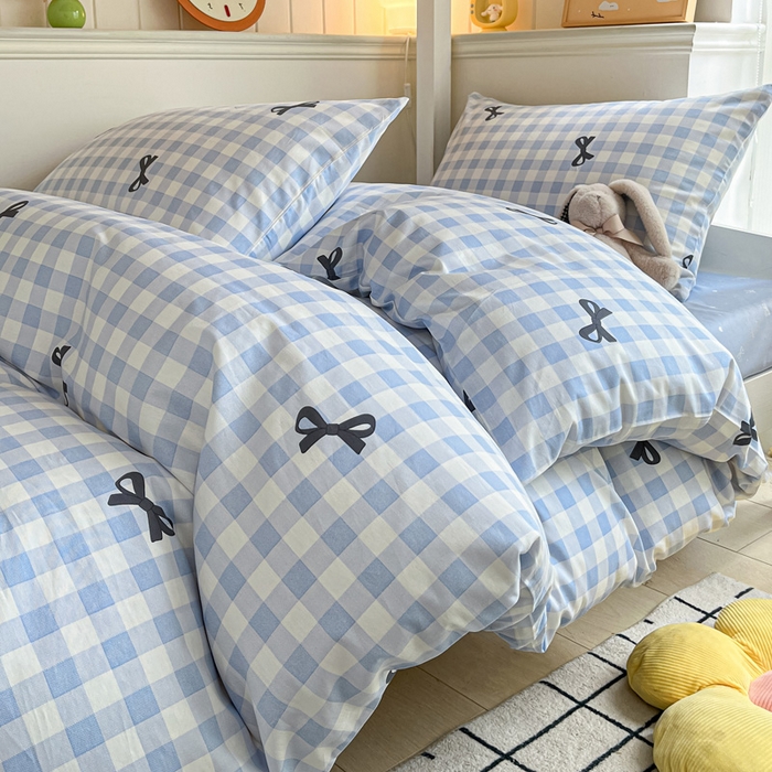 91家纺网 家纺一手货源 找家纺 雅居纺家纺 2025新款全棉纯棉印花系列学生宿舍三四件套上下铺三件套 蓝格子蝴蝶结