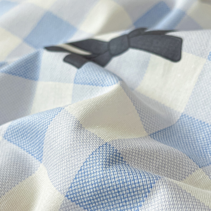 91家纺网 家纺一手货源 找家纺 雅居纺家纺 2025新款全棉纯棉印花系列学生宿舍三四件套上下铺三件套 蓝格子蝴蝶结