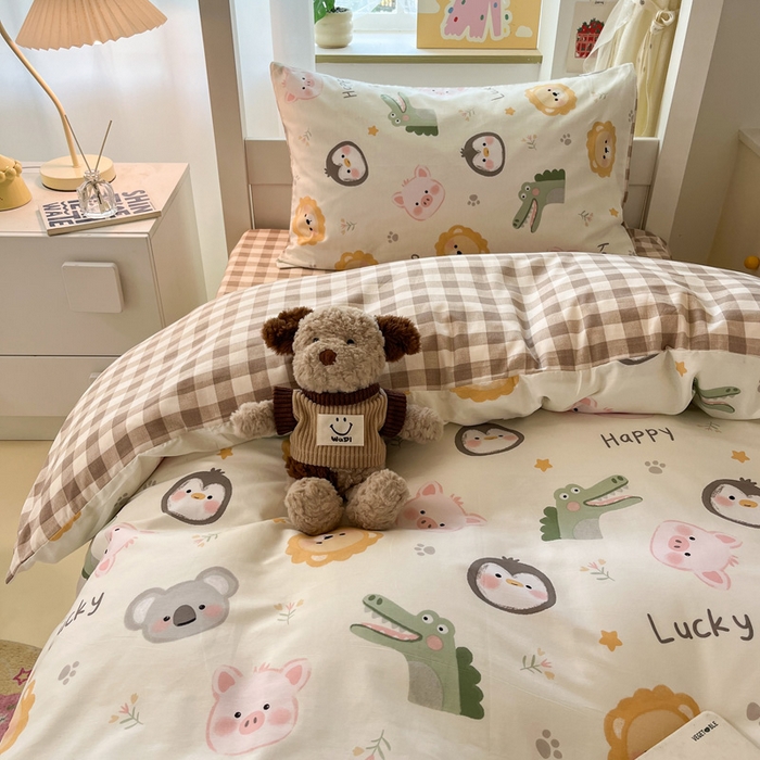 91家纺网 家纺一手货源 找家纺 雅居纺家纺 2025新款全棉纯棉印花系列学生宿舍三四件套上下铺三件套 乐园