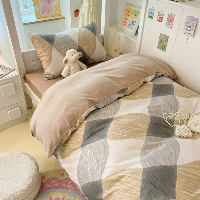 91家纺网 家纺一手货源 找家纺 雅居纺家纺 2025新款全棉纯棉印花系列学生宿舍三四件套上下铺三件套 菱形卡其