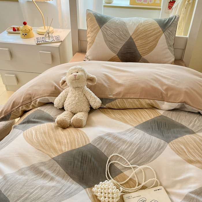 91家纺网 家纺一手货源 找家纺 雅居纺家纺 2025新款全棉纯棉印花系列学生宿舍三四件套上下铺三件套 菱形卡其