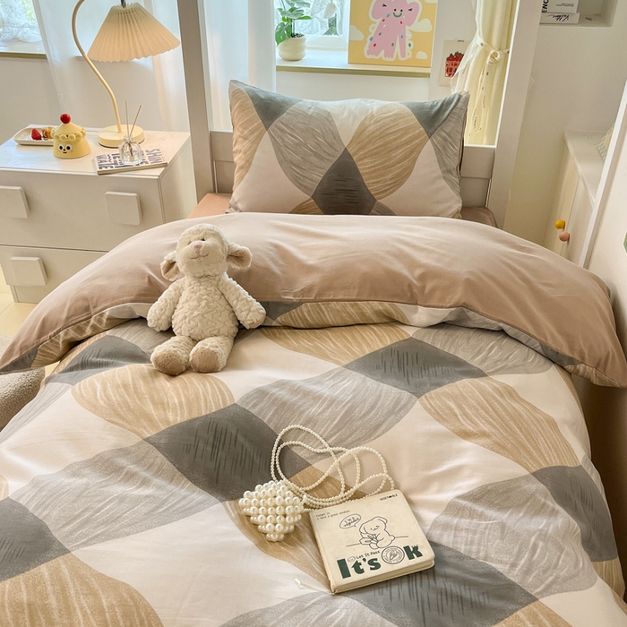 91家纺网 家纺一手货源 找家纺 雅居纺家纺 2025新款全棉纯棉印花系列学生宿舍三四件套上下铺三件套 菱形卡其