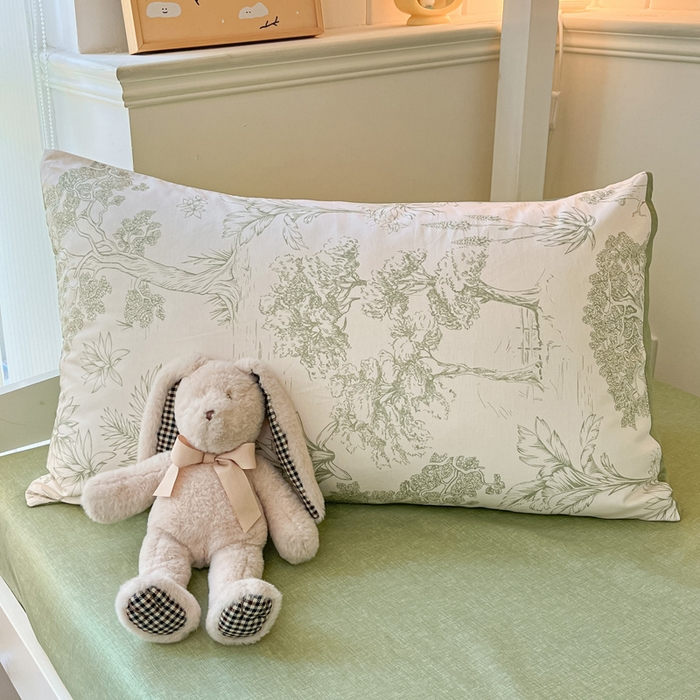 91家纺网 家纺一手货源 找家纺 雅居纺家纺 2025新款全棉纯棉印花系列学生宿舍三四件套上下铺三件套 奇遇森林