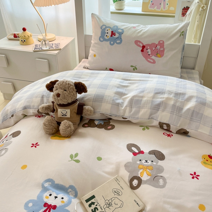 91家纺网 家纺一手货源 找家纺 雅居纺家纺 2025新款全棉纯棉印花系列学生宿舍三四件套上下铺三件套 兔兔跟熊