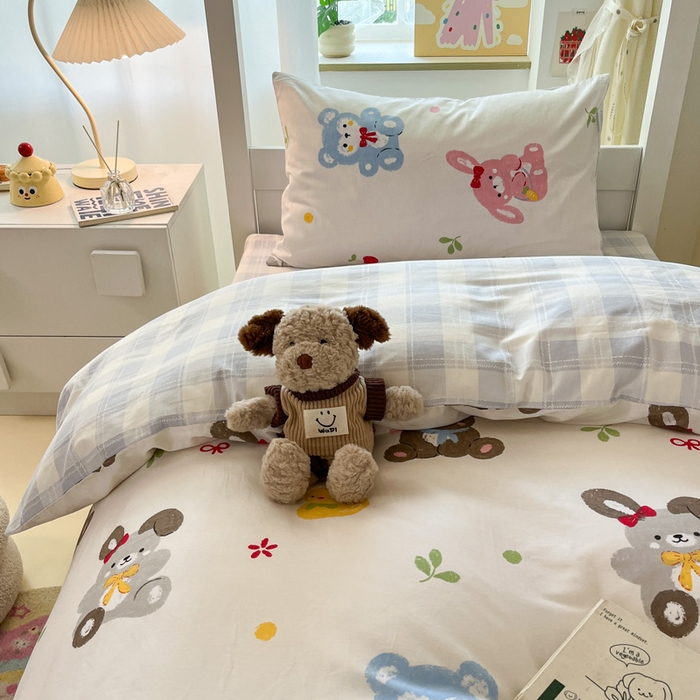 91家纺网 家纺一手货源 找家纺 雅居纺家纺 2025新款全棉纯棉印花系列学生宿舍三四件套上下铺三件套 兔兔跟熊