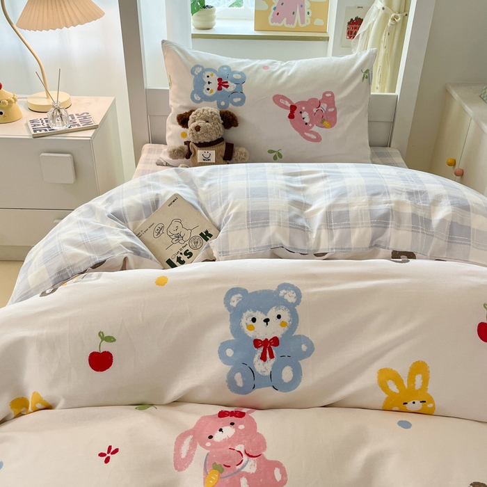 91家纺网 家纺一手货源 找家纺 雅居纺家纺 2025新款全棉纯棉印花系列学生宿舍三四件套上下铺三件套 兔兔跟熊