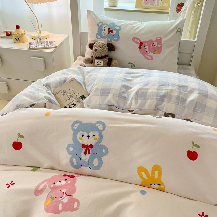 91家纺网 家纺一手货源 找家纺 雅居纺家纺 2025新款全棉纯棉印花系列学生宿舍三四件套上下铺三件套 兔兔跟熊