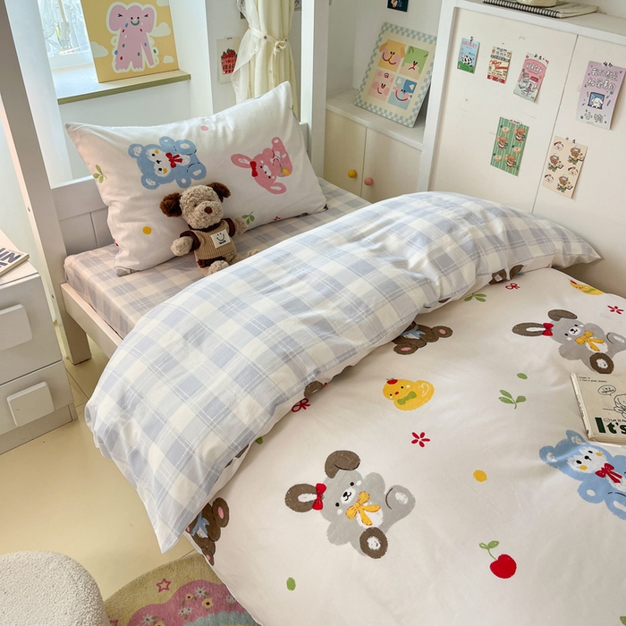 91家纺网 家纺一手货源 找家纺 雅居纺家纺 2025新款全棉纯棉印花系列学生宿舍三四件套上下铺三件套 兔兔跟熊