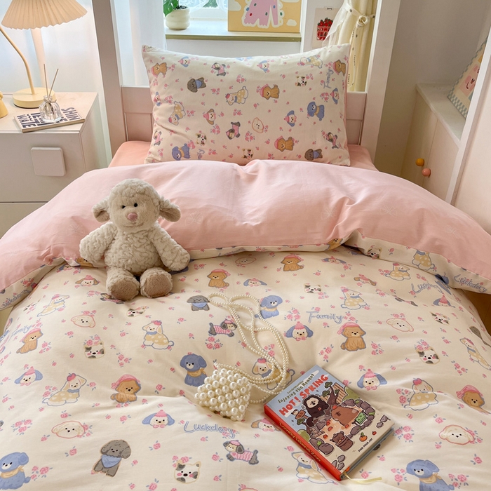 91家纺网 家纺一手货源 找家纺 雅居纺家纺 2025新款全棉纯棉印花系列学生宿舍三四件套上下铺三件套 小狗派对