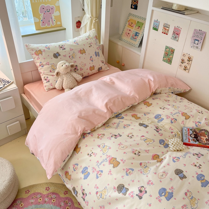 91家纺网 家纺一手货源 找家纺 雅居纺家纺 2025新款全棉纯棉印花系列学生宿舍三四件套上下铺三件套 小狗派对