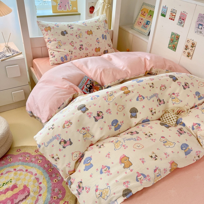 91家纺网 家纺一手货源 找家纺 雅居纺家纺 2025新款全棉纯棉印花系列学生宿舍三四件套上下铺三件套 小狗派对