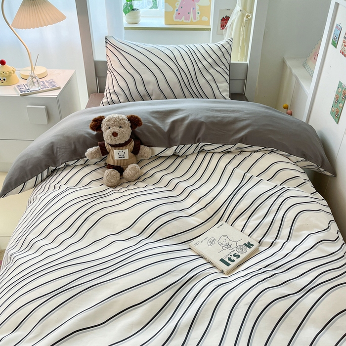 91家纺网 家纺一手货源 找家纺 雅居纺家纺 2025新款全棉纯棉印花系列学生宿舍三四件套上下铺三件套 斜纹波条