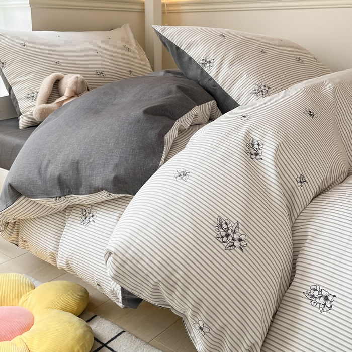 91家纺网 家纺一手货源 找家纺 雅居纺家纺 2025新款全棉纯棉印花系列学生宿舍三四件套上下铺三件套 炫染小花