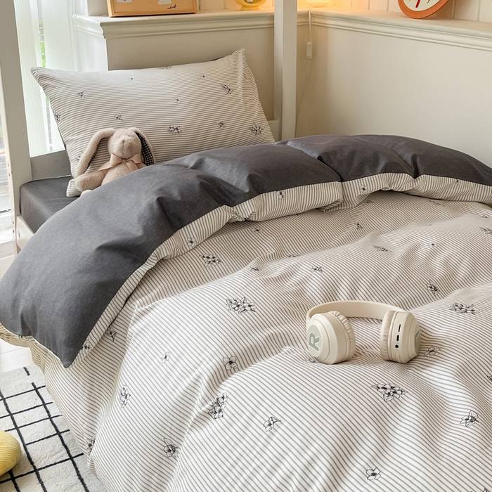 91家纺网 家纺一手货源 找家纺 雅居纺家纺 2025新款全棉纯棉印花系列学生宿舍三四件套上下铺三件套 炫染小花