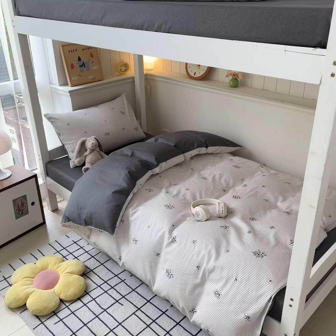 91家纺网 家纺一手货源 找家纺 雅居纺家纺 2025新款全棉纯棉印花系列学生宿舍三四件套上下铺三件套 炫染小花