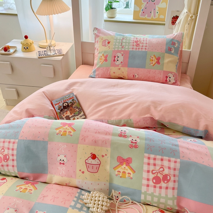 91家纺网 家纺一手货源 找家纺 雅居纺家纺 2025新款全棉纯棉印花系列学生宿舍三四件套上下铺三件套 樱桃猫咪