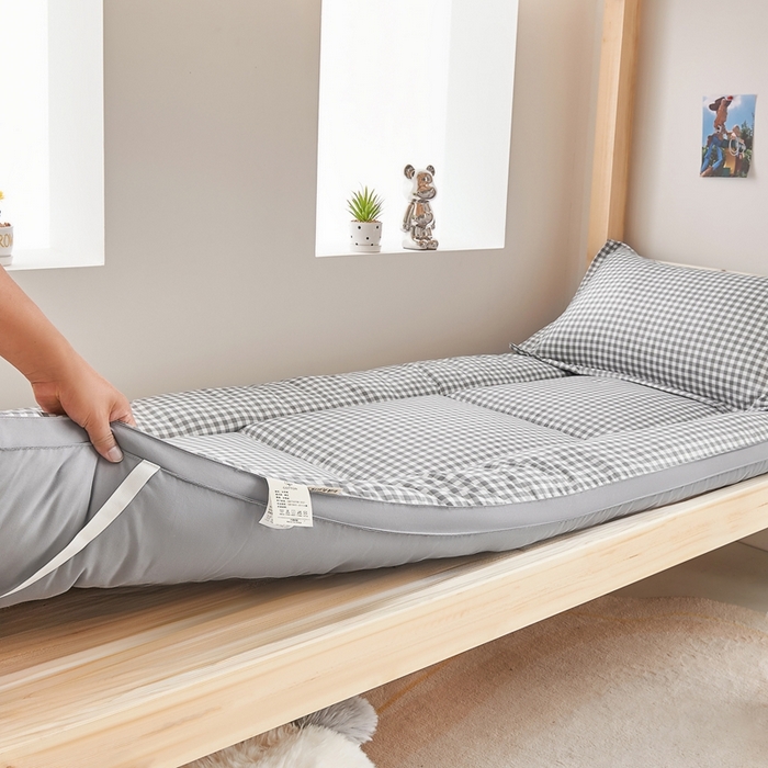 91家纺网 家纺一手货源 找家纺  默忆2025新款水洗棉新疆棉花立体抗菌床垫【抽绳袋包装】 灰小格