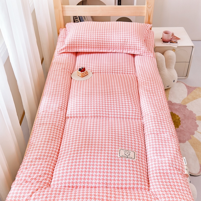 91家纺网 家纺一手货源 找家纺  默忆2025新款水洗棉新疆棉花立体抗菌床垫【抽绳袋包装】 千鸟格粉