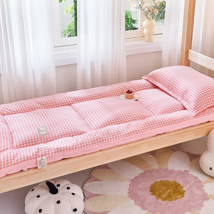 91家纺网 家纺一手货源 找家纺  默忆2025新款水洗棉新疆棉花立体抗菌床垫【抽绳袋包装】 千鸟格粉